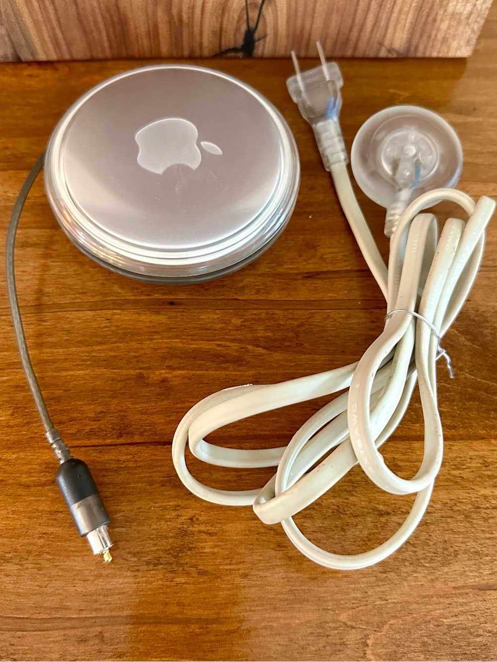 Authentic Apple M7332 Yoyo Style Power Adapter 45W 24V 1.875A For PowerBook 2001